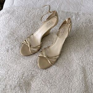 Coach gold strappy wedge heels with ankle strap. P581 Jadyn size 10